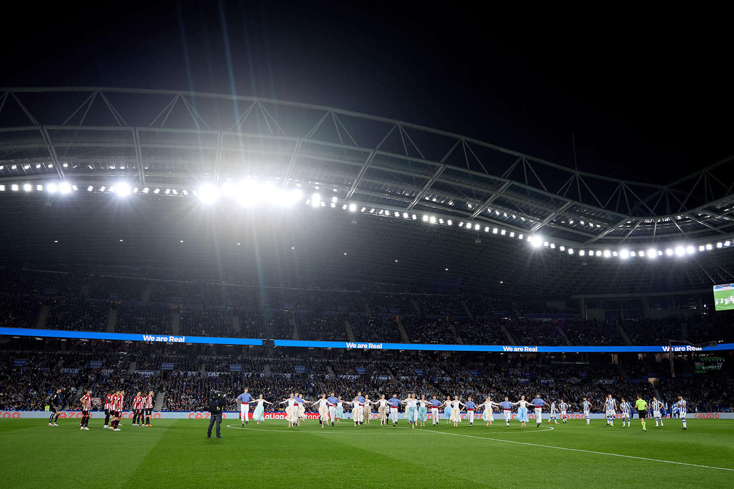 El Reale Arena, justo antes del inicio de ElDerbiVasco - Foto: LaLiga.